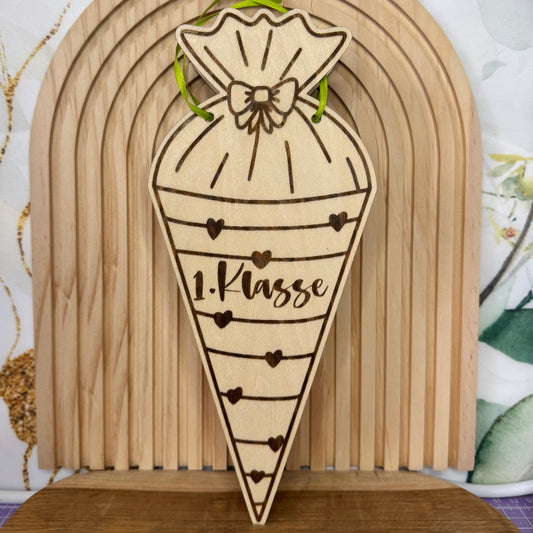 Schultüte zur Einschulung für größere und kleinere Geschenke